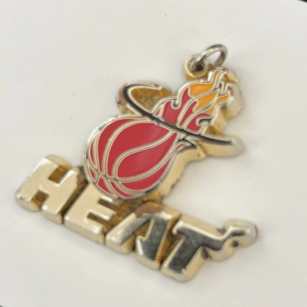 Miami Heat NBA Team Logo Medallion Keychain Keyring Aminco Gold Tone Charm Gift